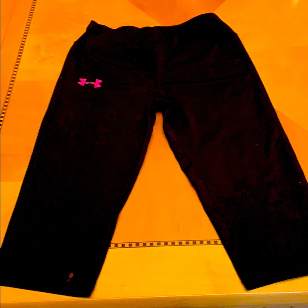 UA Capri nylon leggings